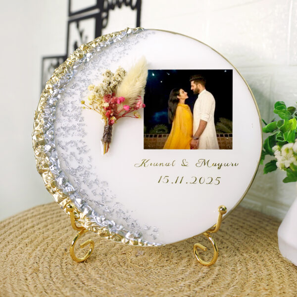 Couple Resin Art Frame With Crystal Stone