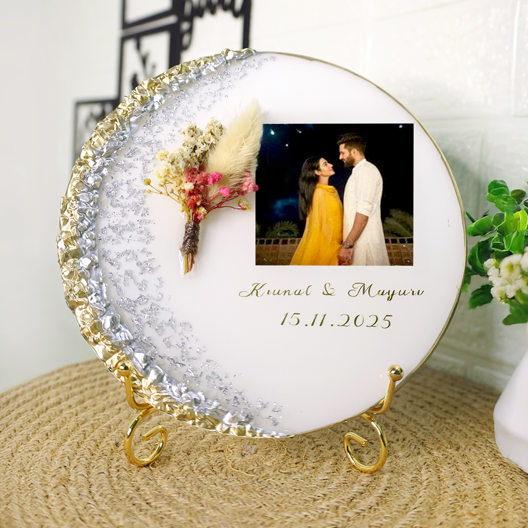 Couple Resin Art Frame With Crystal Stone